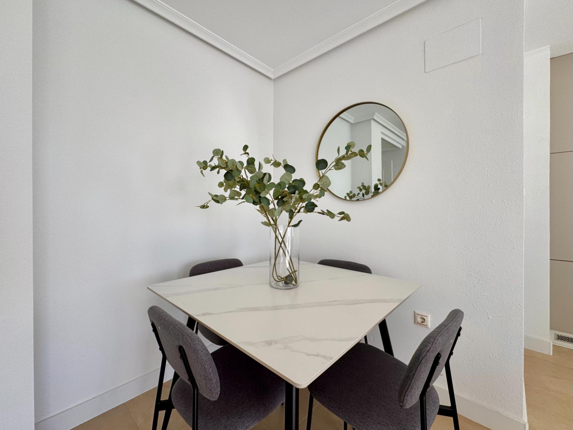 3 Bed, 2 Bath, ApartmentFor Sale, Torrevieja, Alicante