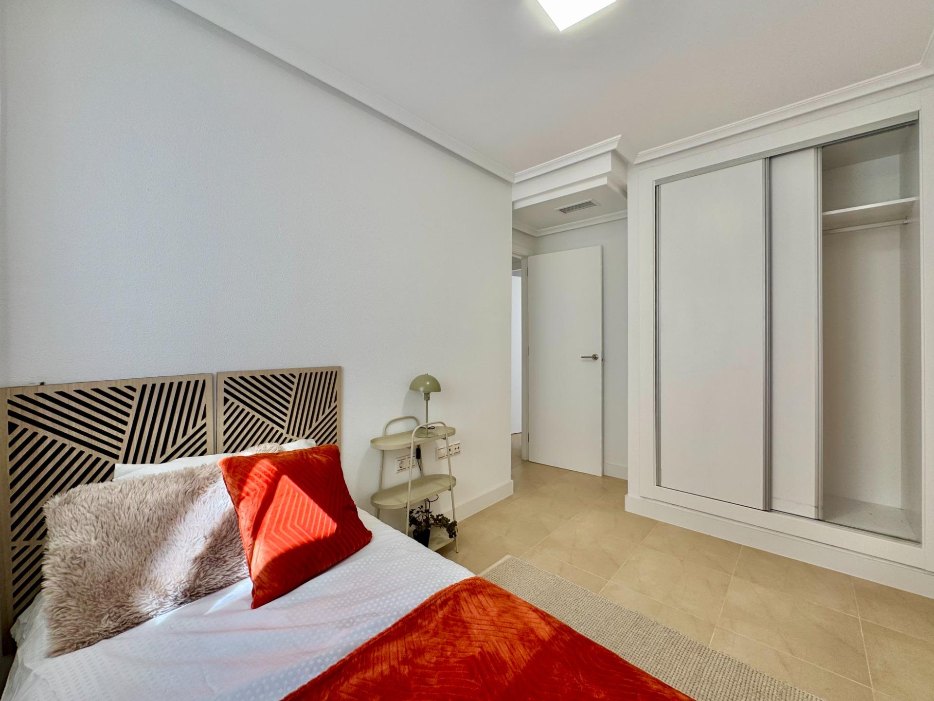 3 Bed, 2 Bath, ApartmentFor Sale, Torrevieja, Alicante