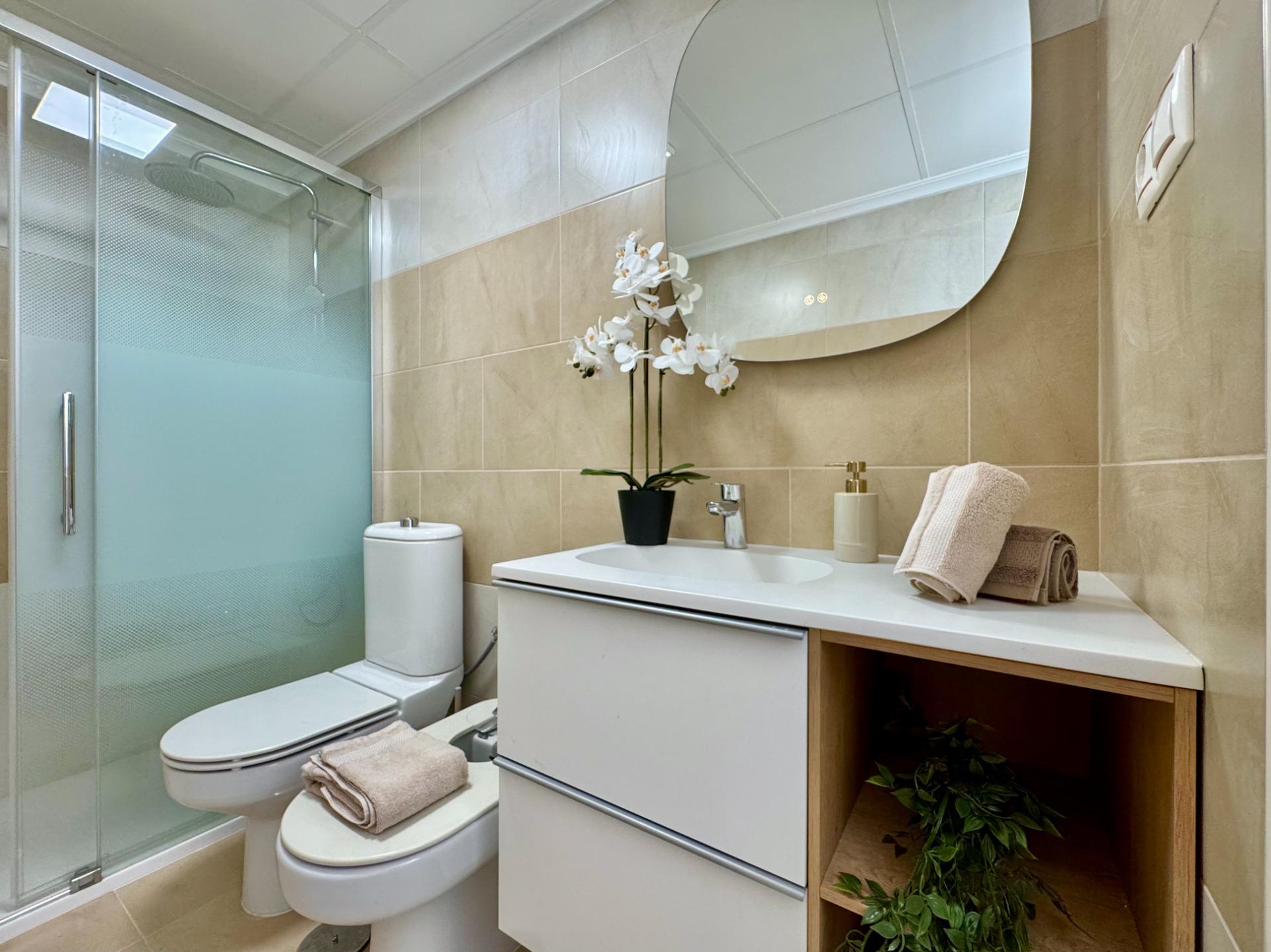 3 Bed, 2 Bath, ApartmentFor Sale, Torrevieja, Alicante