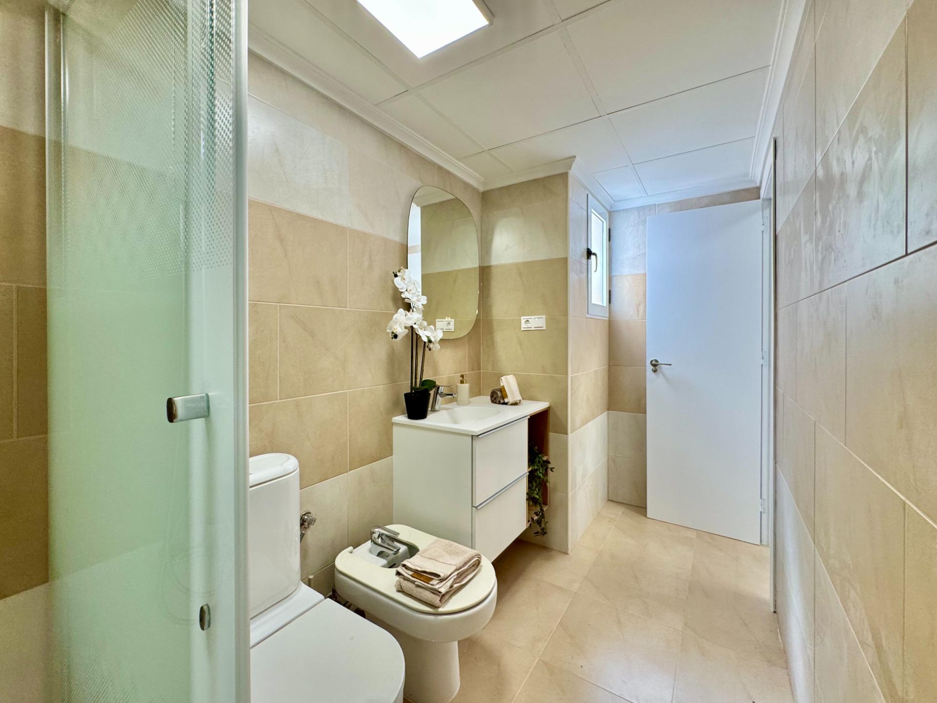 3 Bed, 2 Bath, ApartmentFor Sale, Torrevieja, Alicante