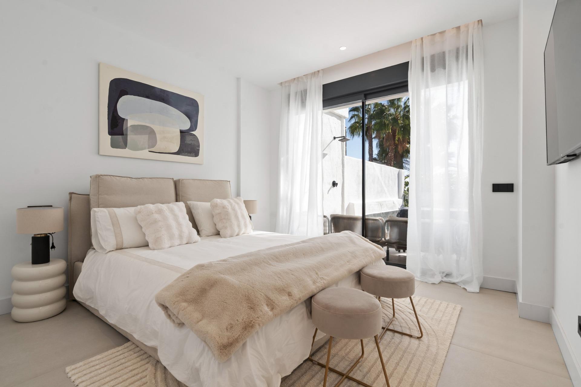 4 Bed, 4 Bath, ApartmentFor Sale, Estepona, Malaga