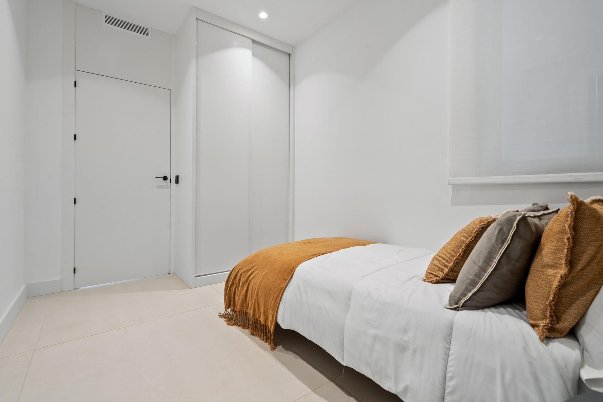 4 Bed, 4 Bath, ApartmentFor Sale, Estepona, Malaga