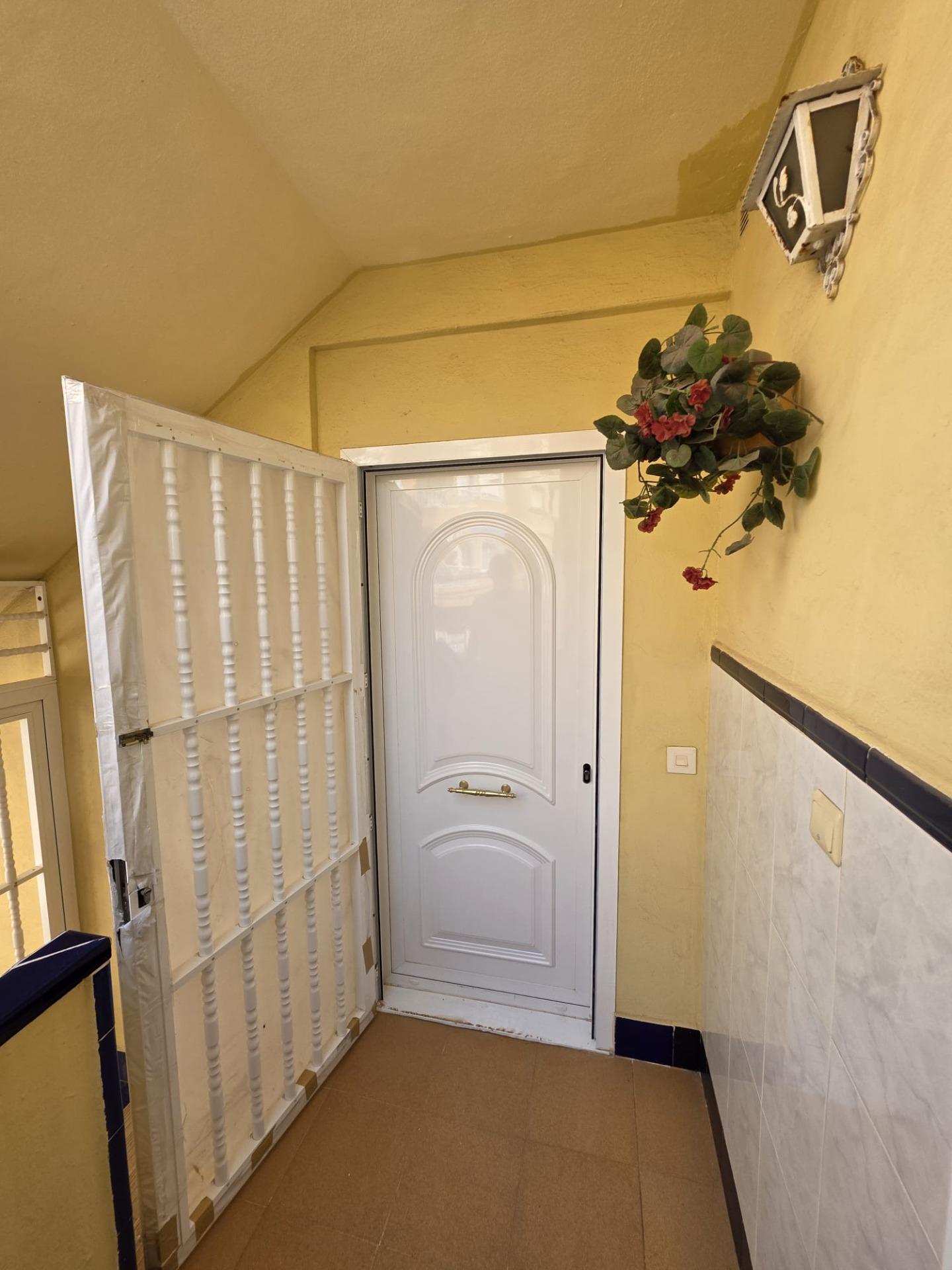 2 Bed, 1 Bath, ApartmentFor Sale, Torrevieja, Alicante