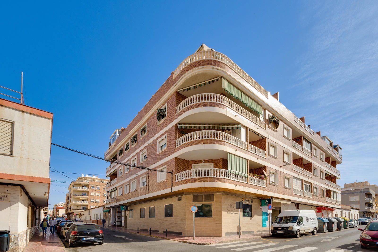 3 Bed, 2 Bath, ApartmentFor Sale, Torrevieja, Alicante