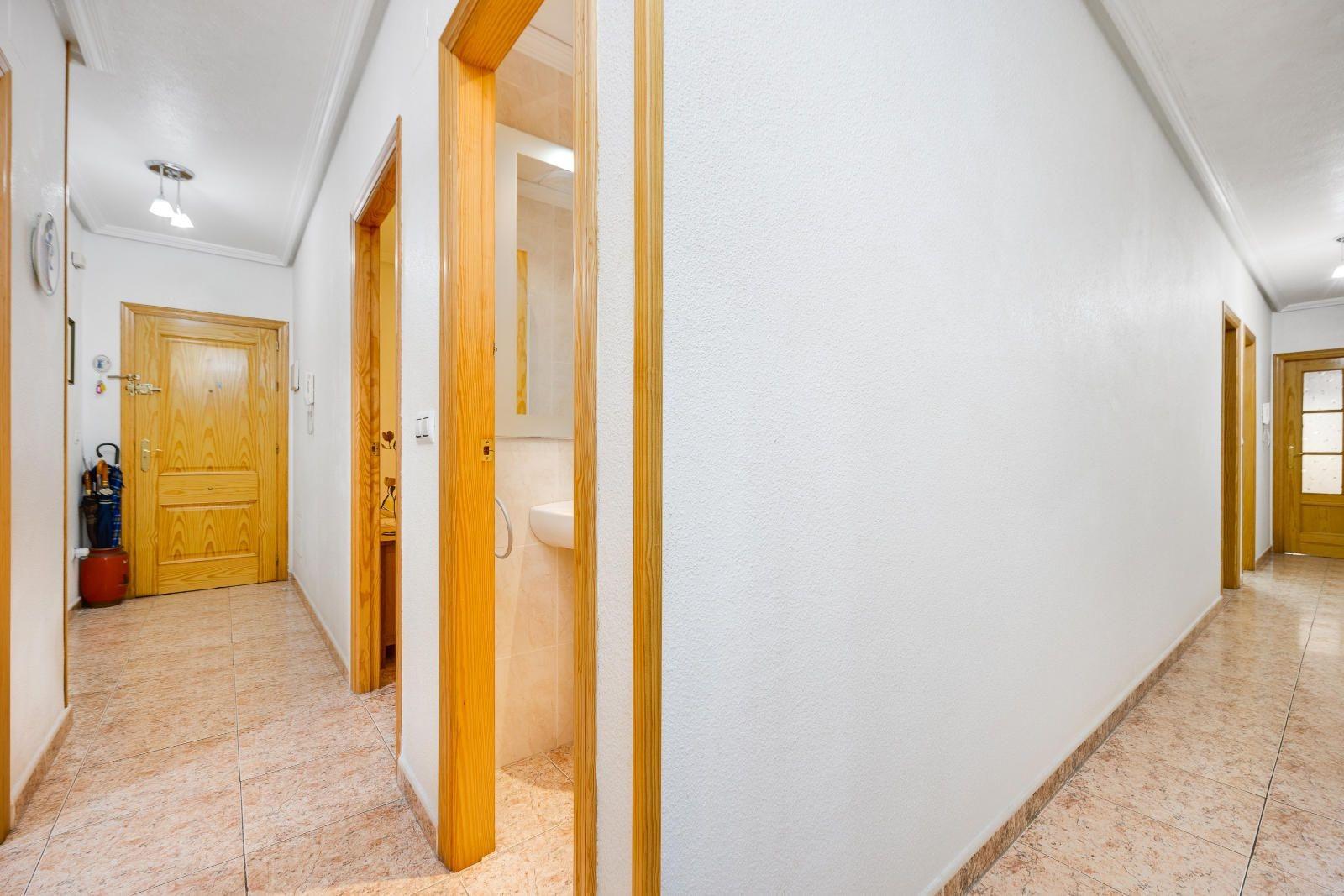 3 Bed, 2 Bath, ApartmentFor Sale, Torrevieja, Alicante