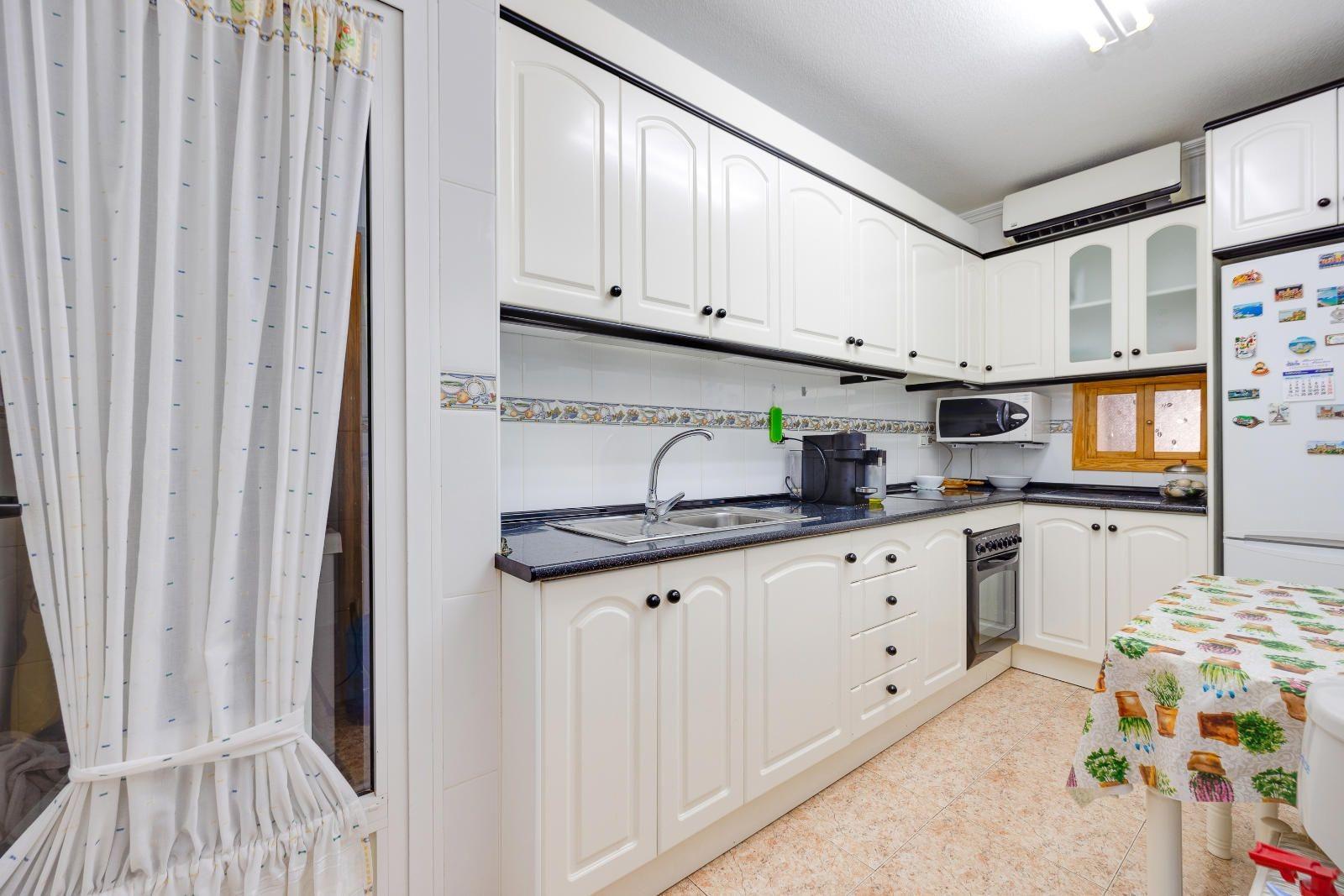 3 Bed, 2 Bath, ApartmentFor Sale, Torrevieja, Alicante