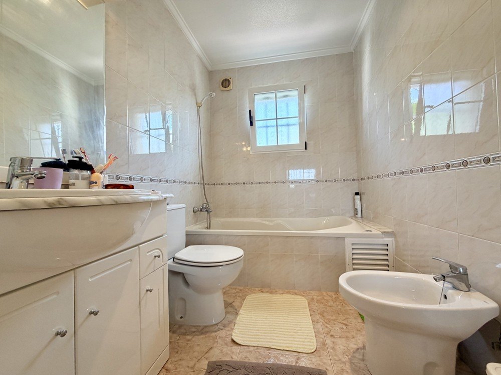 5 Bed, 3 Bath, HouseFor Sale, Ciudad Quesada, Alicante