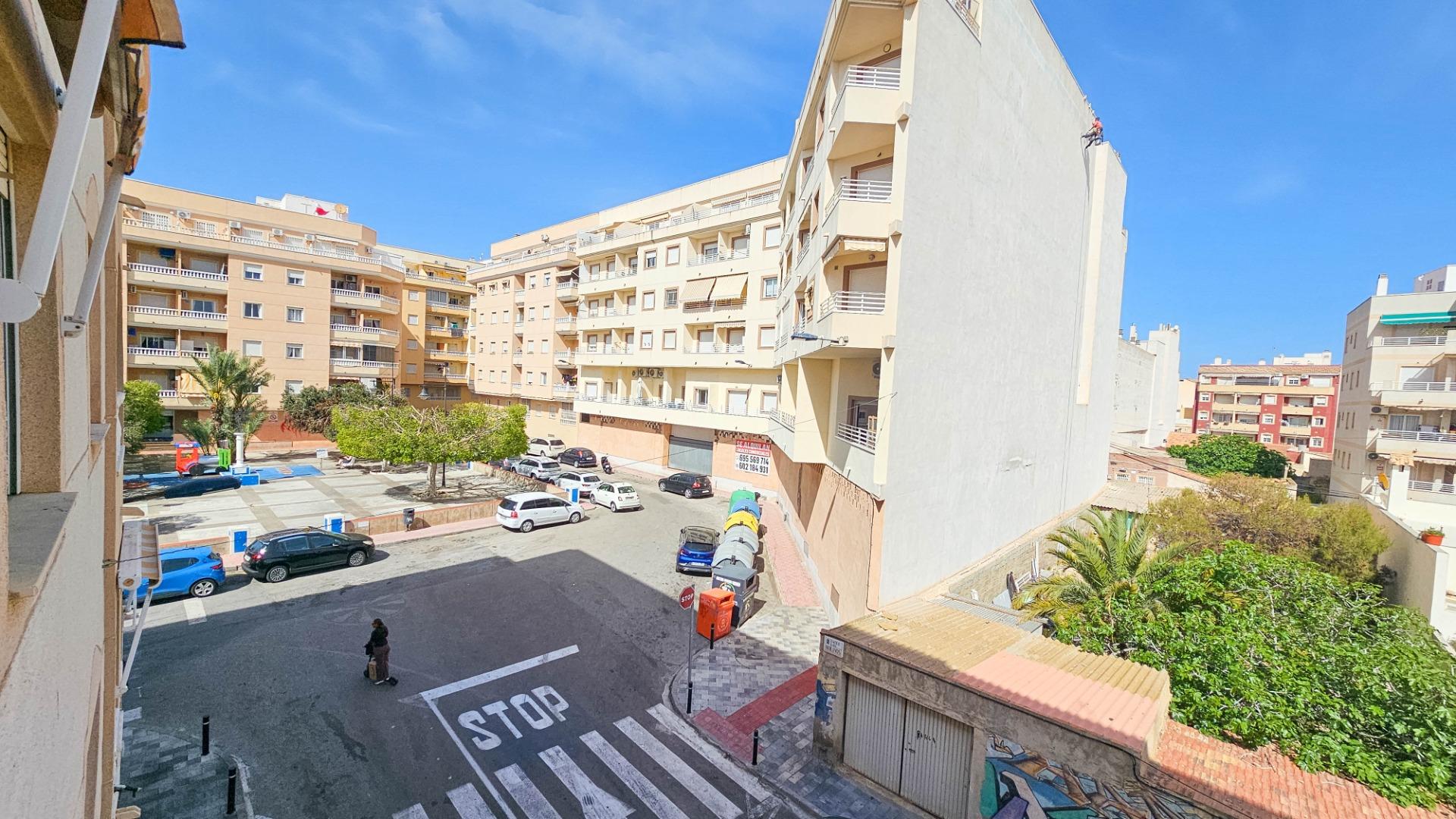 2 Bed, 1 Bath, ApartmentFor Sale, Torrevieja, Alicante