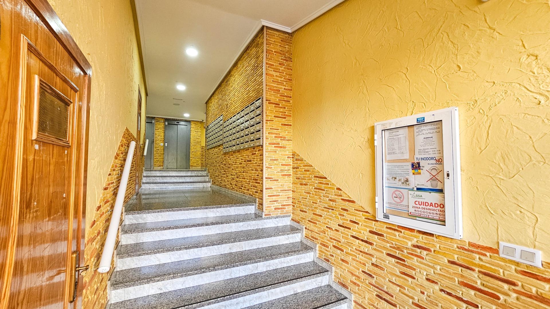 2 Bed, 1 Bath, ApartmentFor Sale, Torrevieja, Alicante