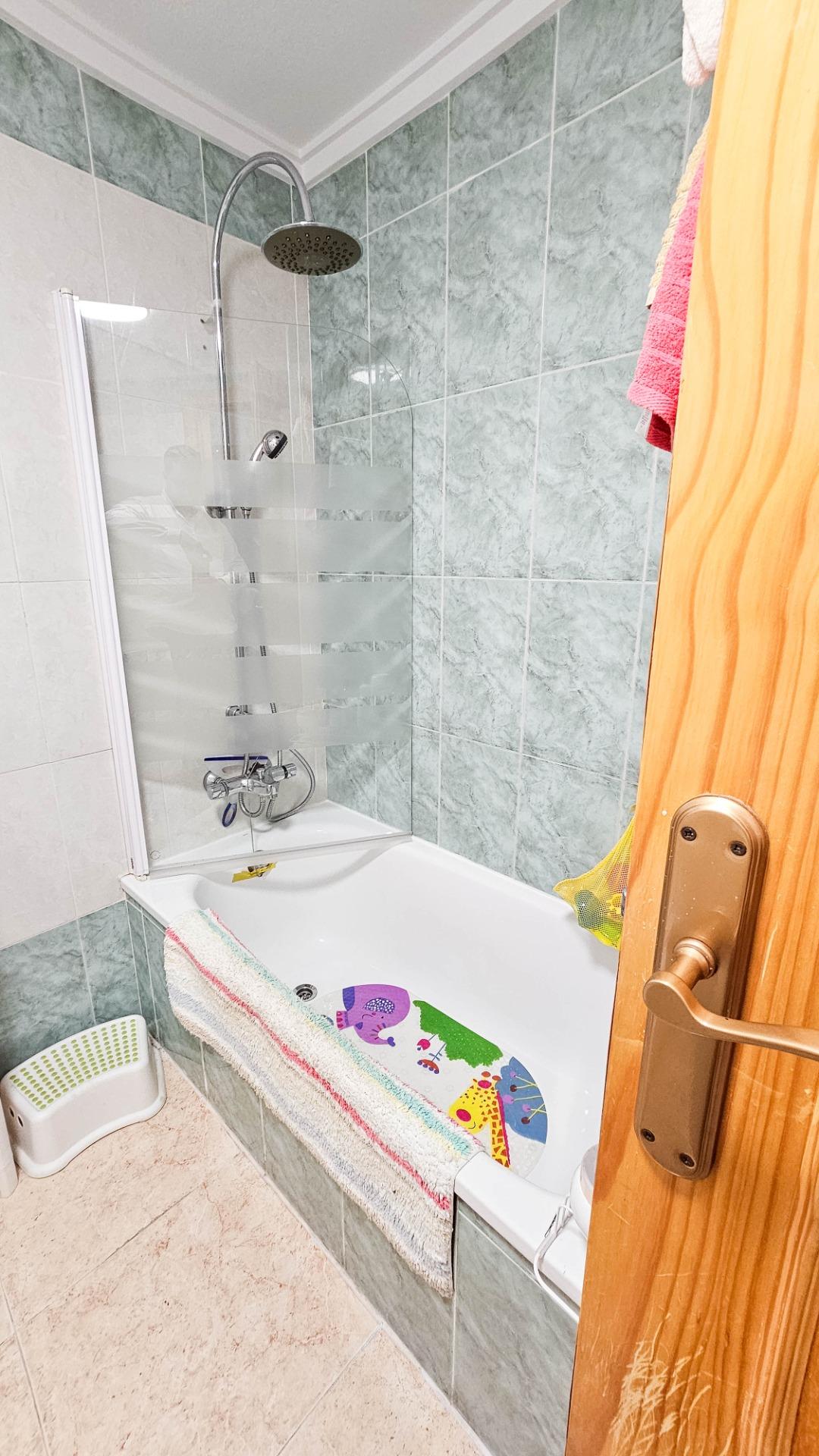 2 Bed, 1 Bath, ApartmentFor Sale, Torrevieja, Alicante