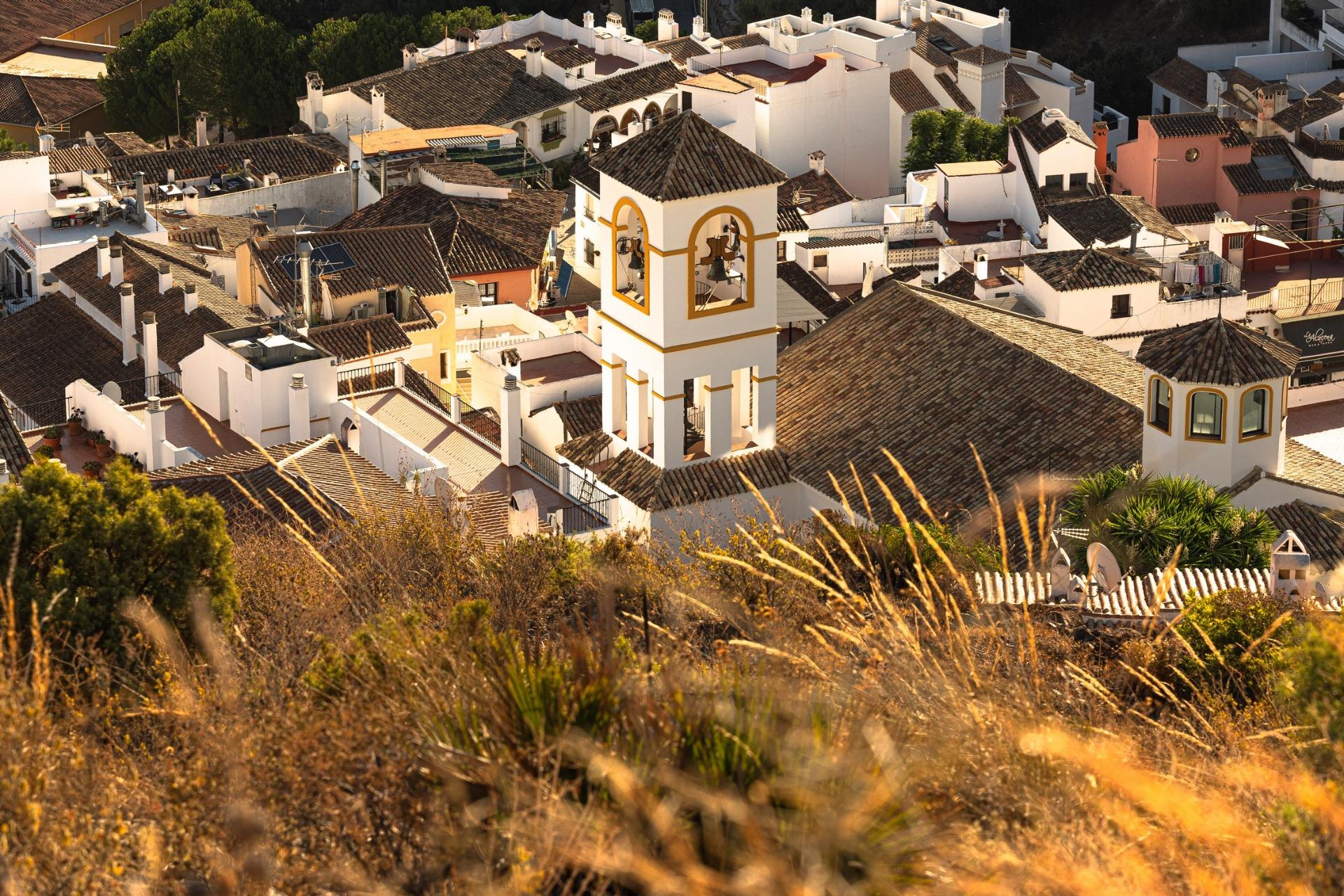 3 Bed, 2 Bath, ApartmentFor Sale, Benahavis, Malaga