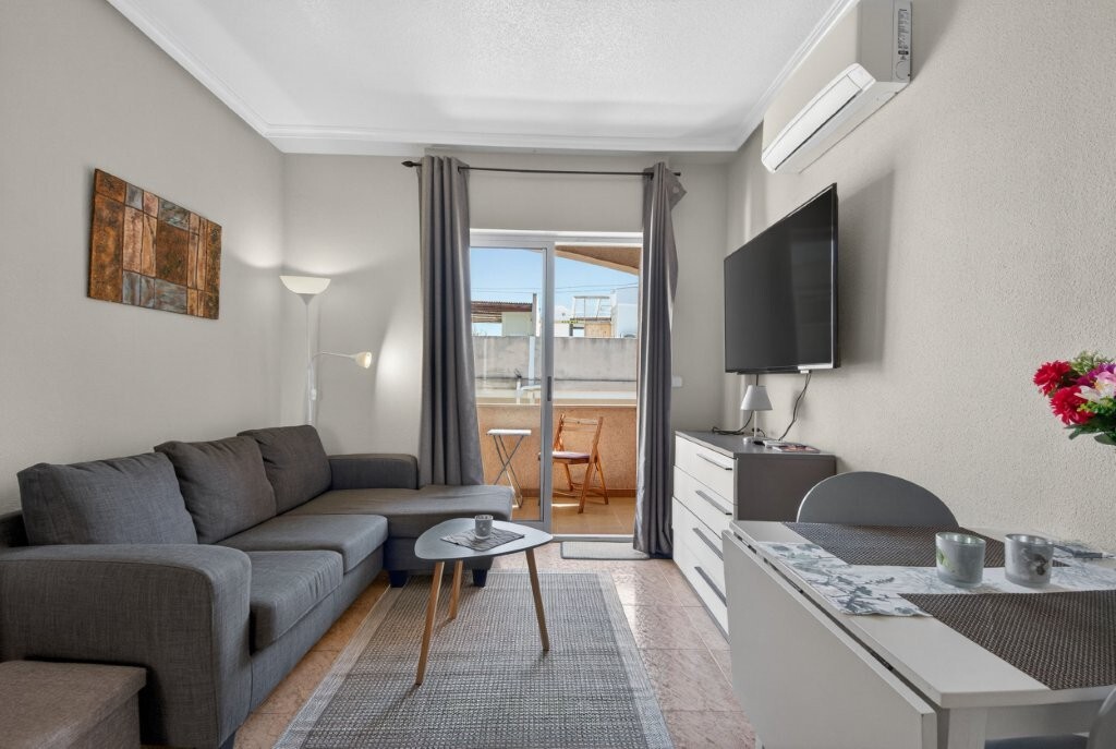 2 Bed, 1 Bath, ApartmentFor Sale, Torrevieja, Alicante