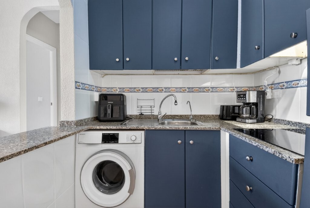 2 Bed, 1 Bath, ApartmentFor Sale, Torrevieja, Alicante