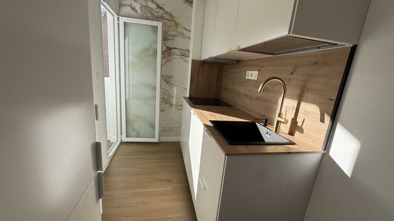 2 Bed, 1 Bath, ApartmentFor Sale, Punta Prima, Alicante