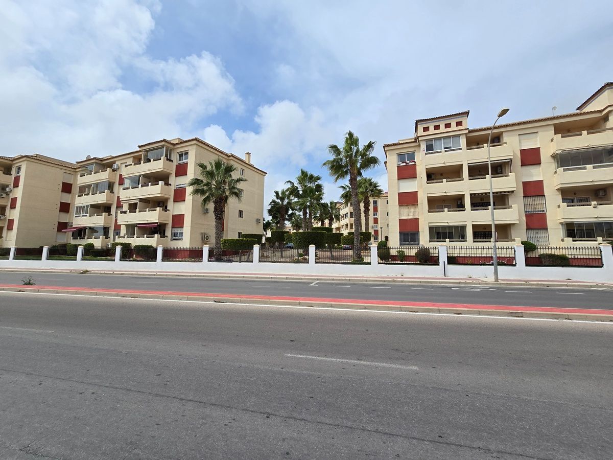 2 Bed, 2 Bath, ApartmentFor Sale, Orihuela Costa, Alicante