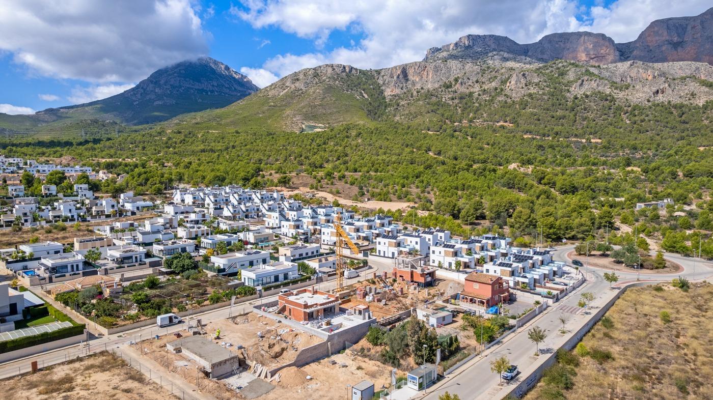 5 Bed, 3 Bath, HouseFor Sale, Polop, Alicante