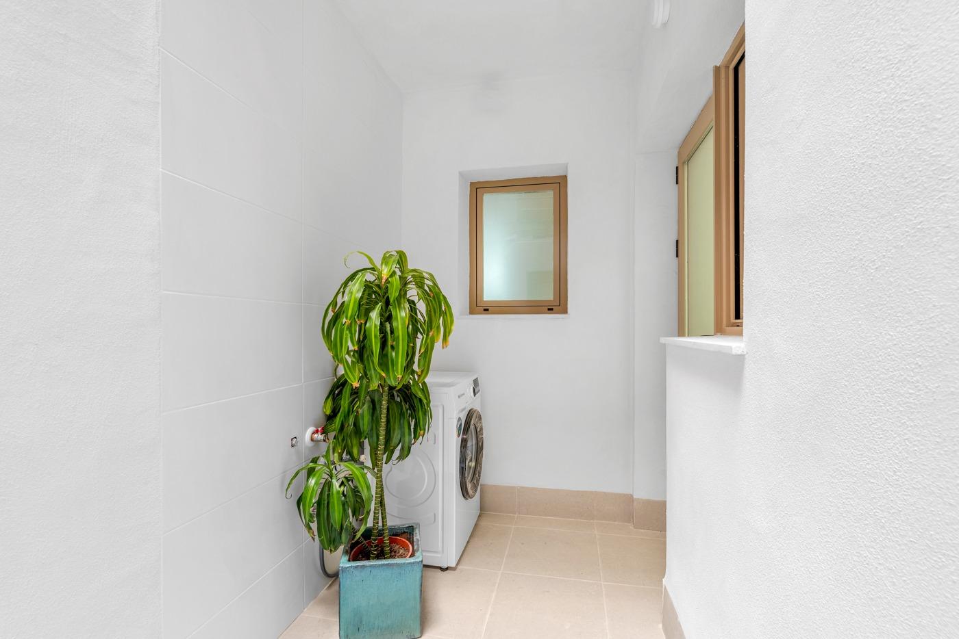 3 Bed, 2 Bath, ApartmentFor Sale, Jacarilla, Alicante