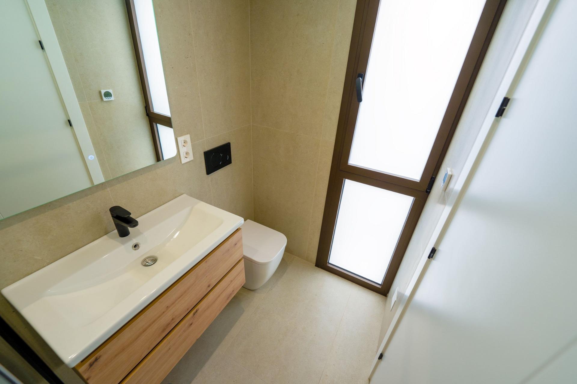 4 Bed, 3 Bath, HouseFor Sale, Almoradi, Alicante