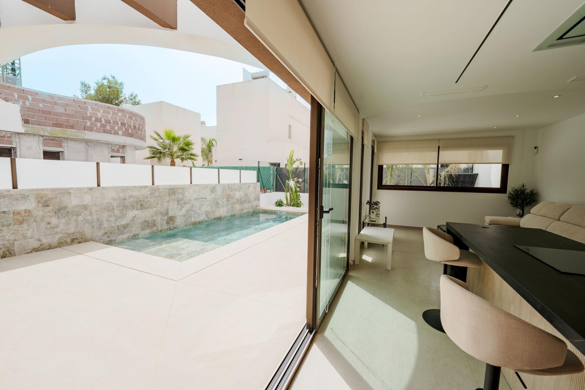 4 Bed, 3 Bath, HouseFor Sale, Almoradi, Alicante