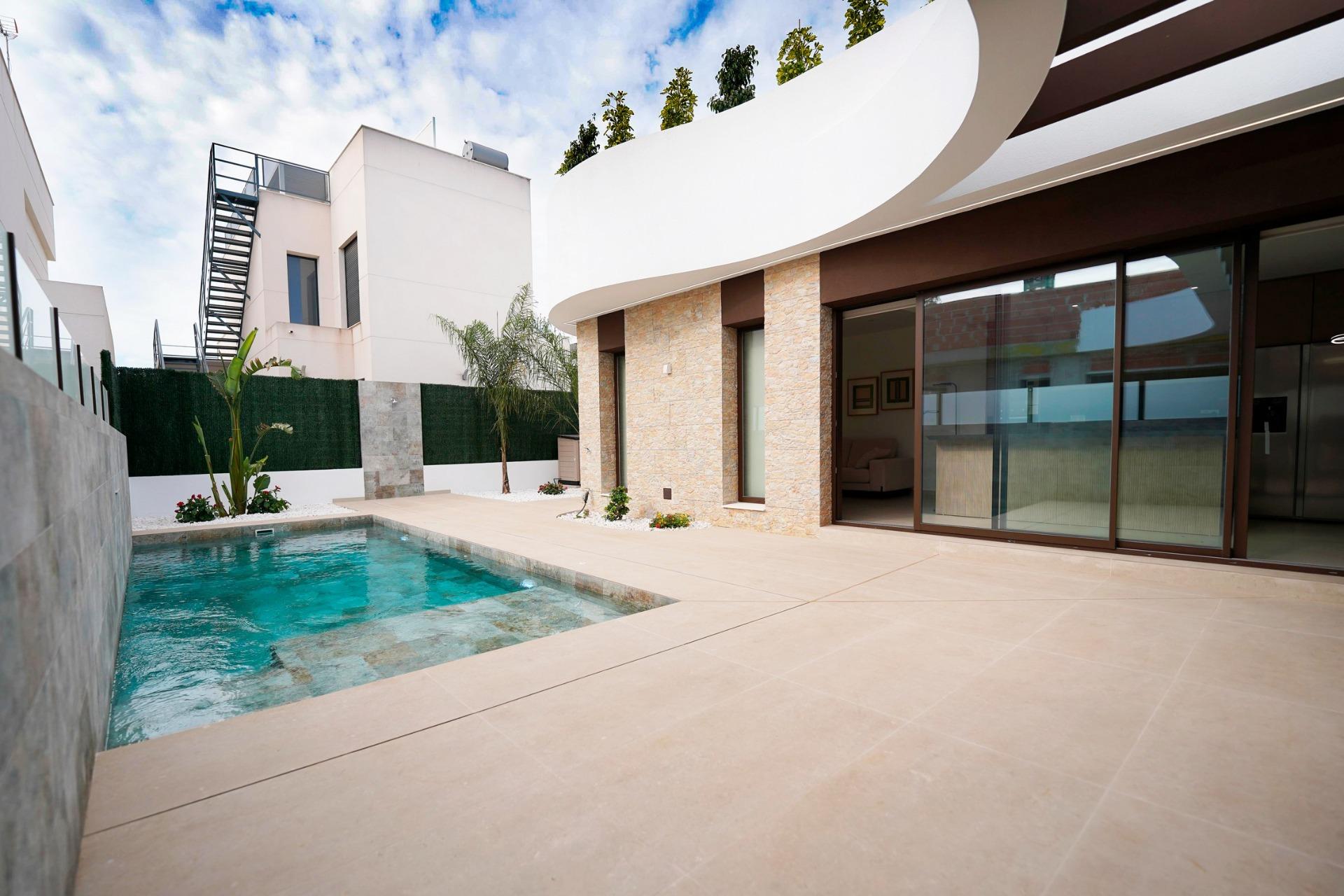 4 Bed, 3 Bath, HouseFor Sale, Almoradi, Alicante