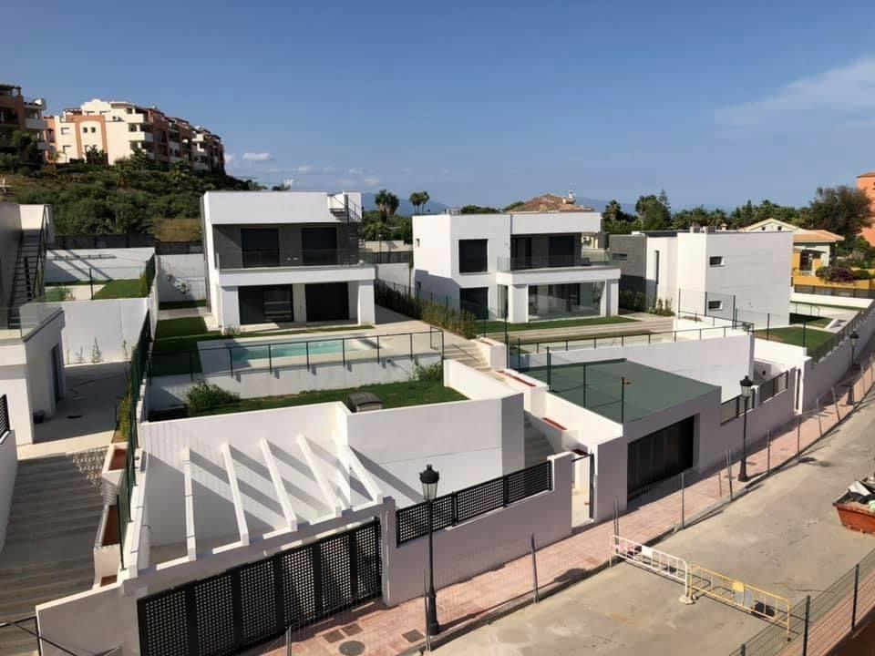 4 Bed, 3 Bath, HouseFor Sale, Manilva, Malaga