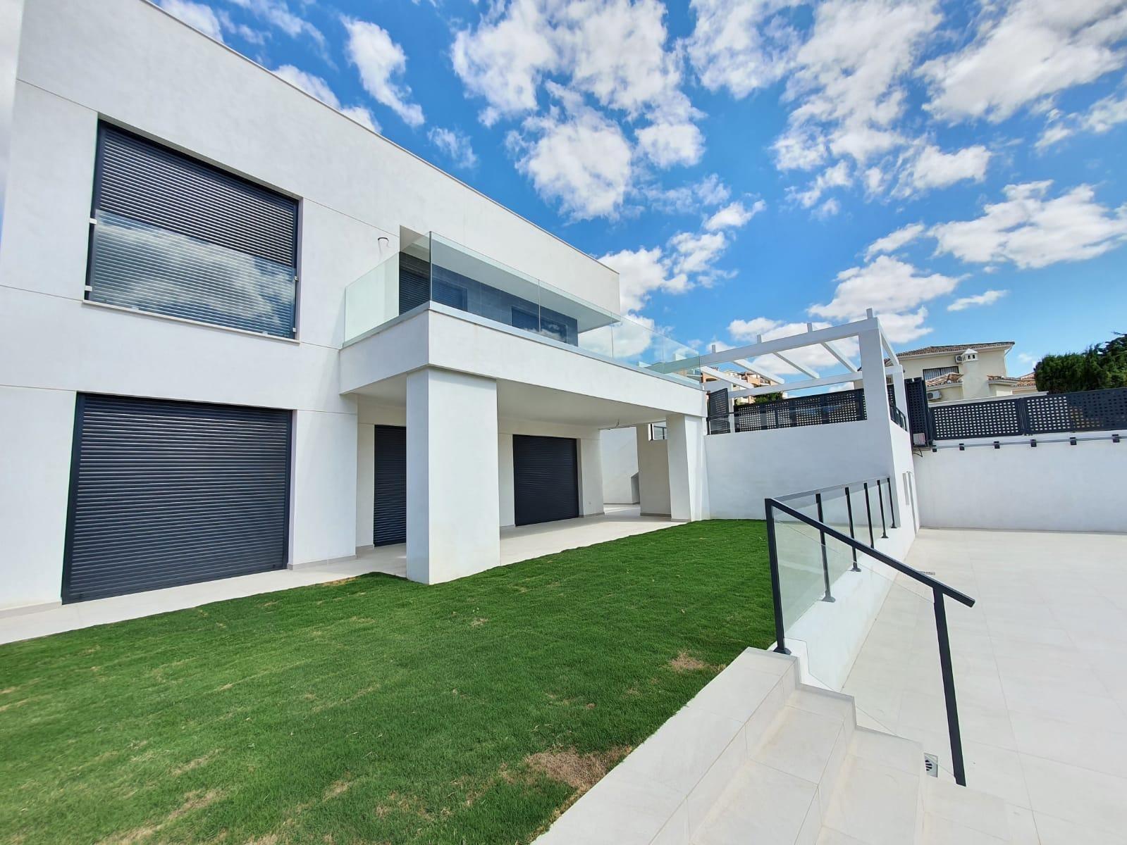 4 Bed, 3 Bath, HouseFor Sale, Manilva, Malaga