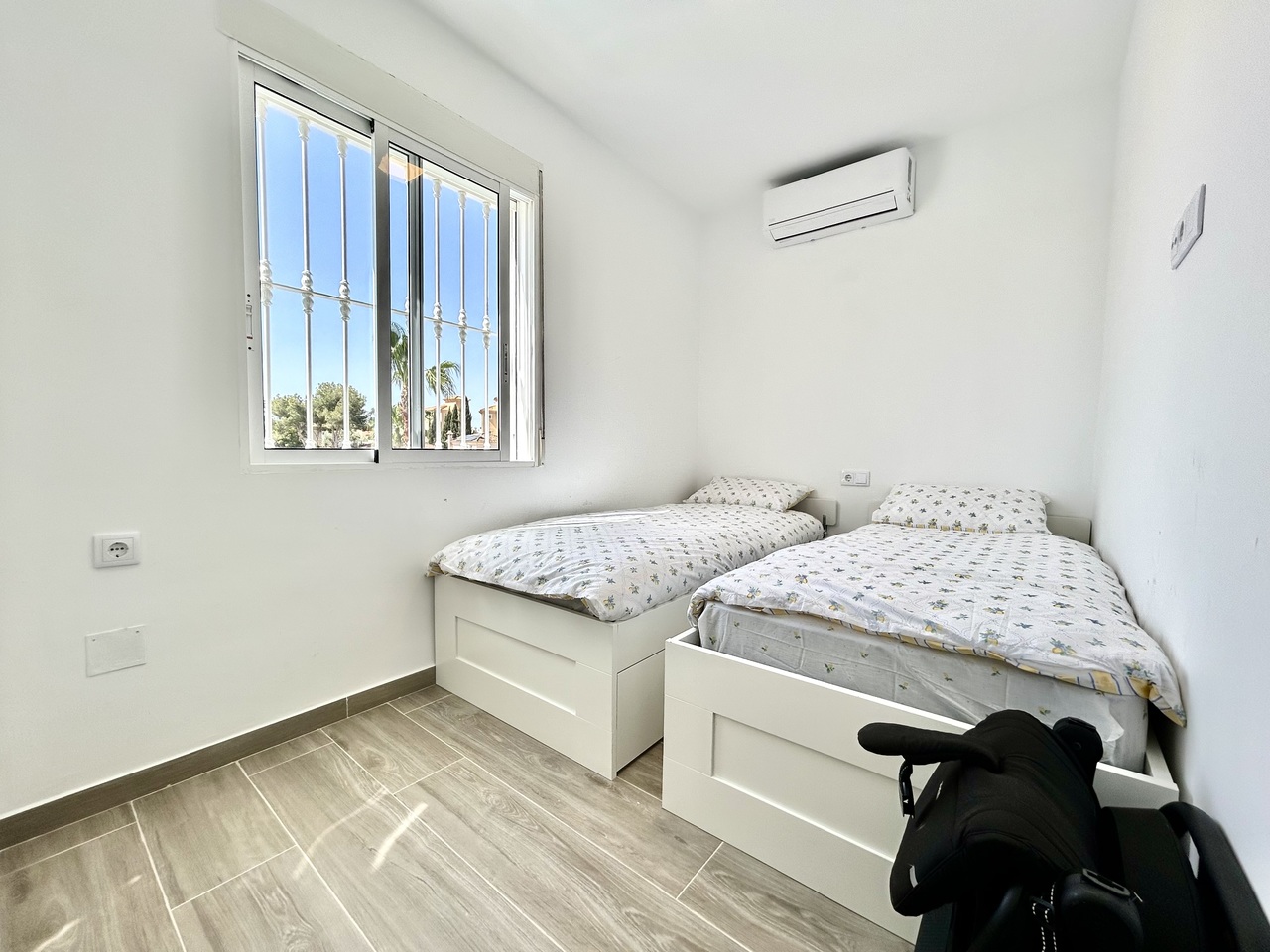 5 Bed, 4 Bath, HouseFor Sale, Villamartin, Alicante