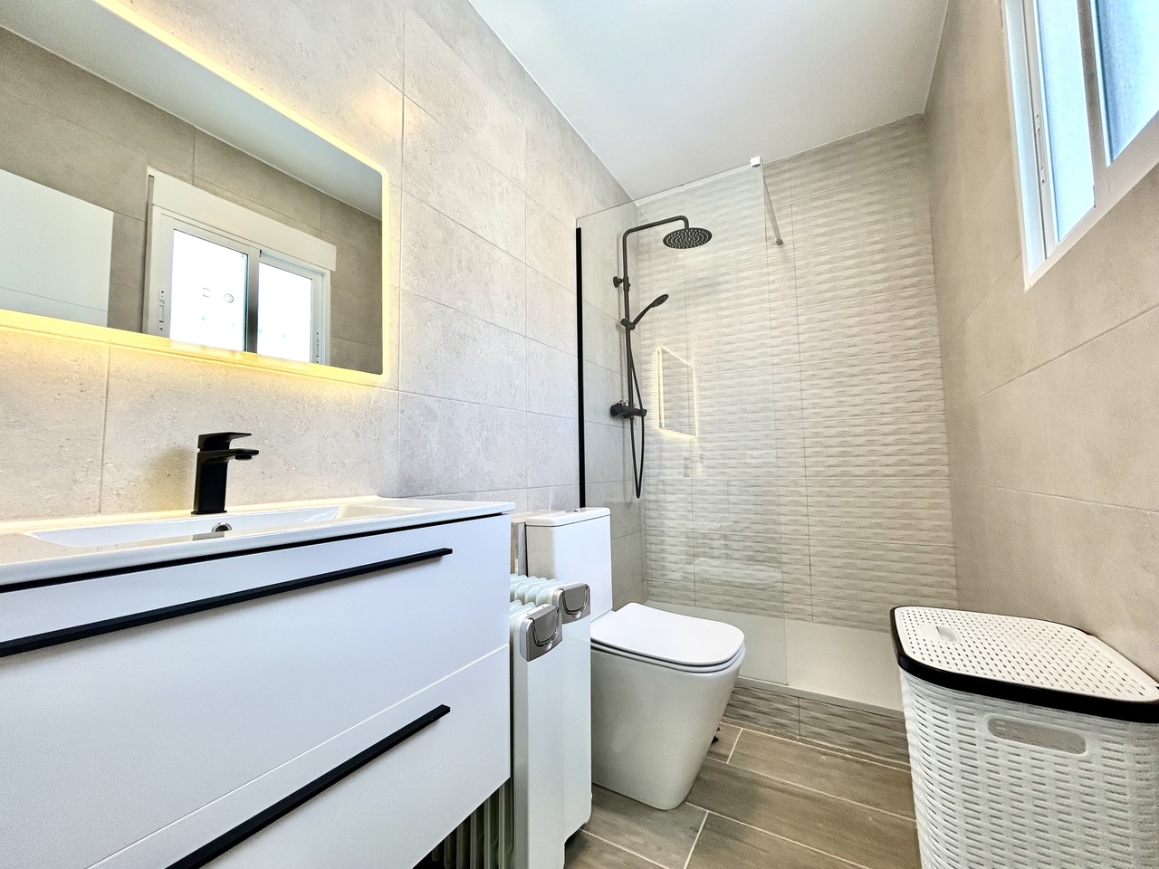 5 Bed, 4 Bath, HouseFor Sale, Villamartin, Alicante