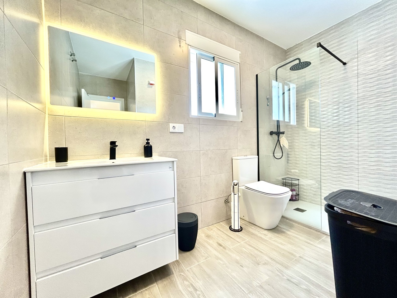 5 Bed, 4 Bath, HouseFor Sale, Villamartin, Alicante