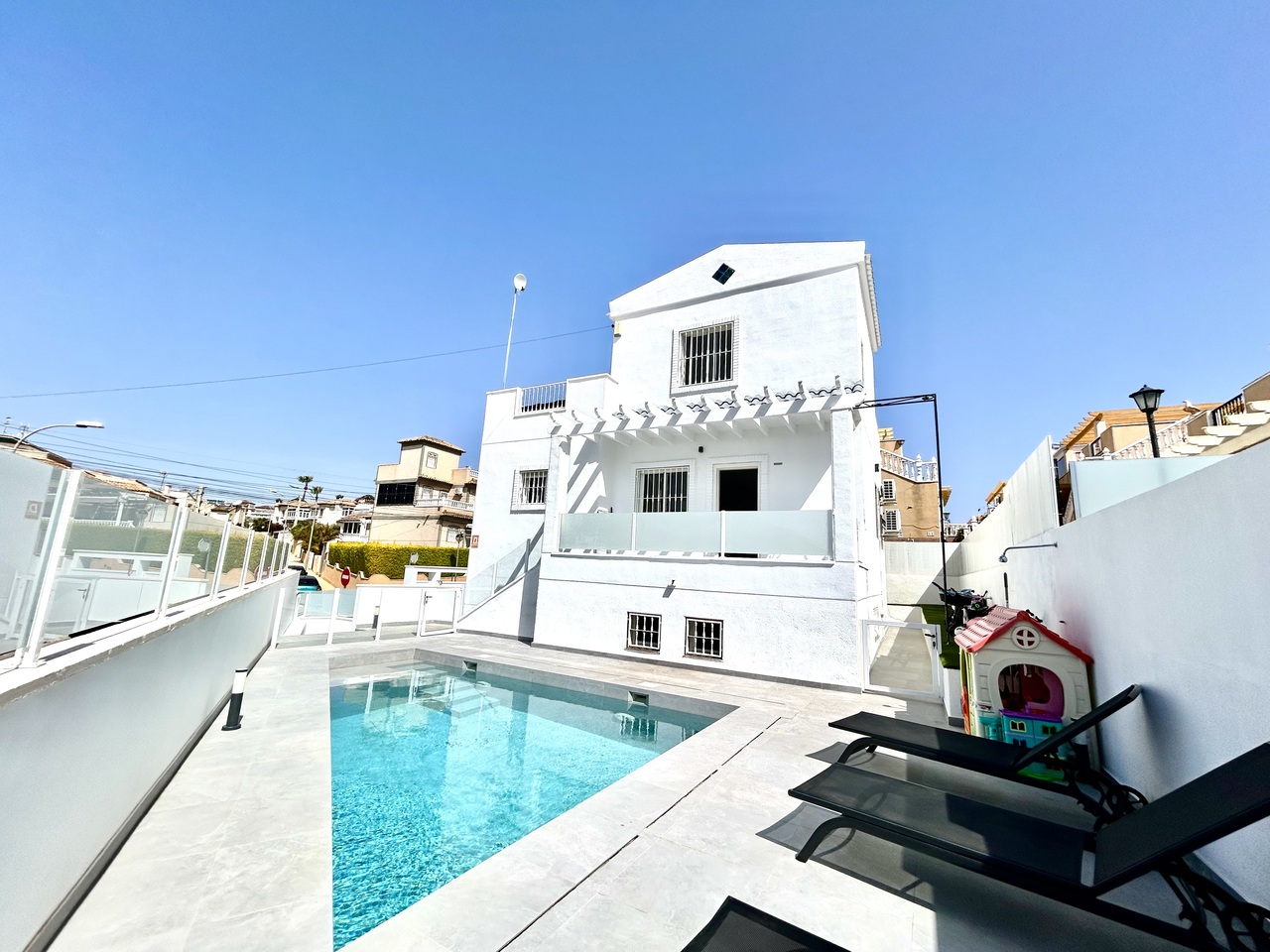 5 Bed, 4 Bath, HouseFor Sale, Villamartin, Alicante