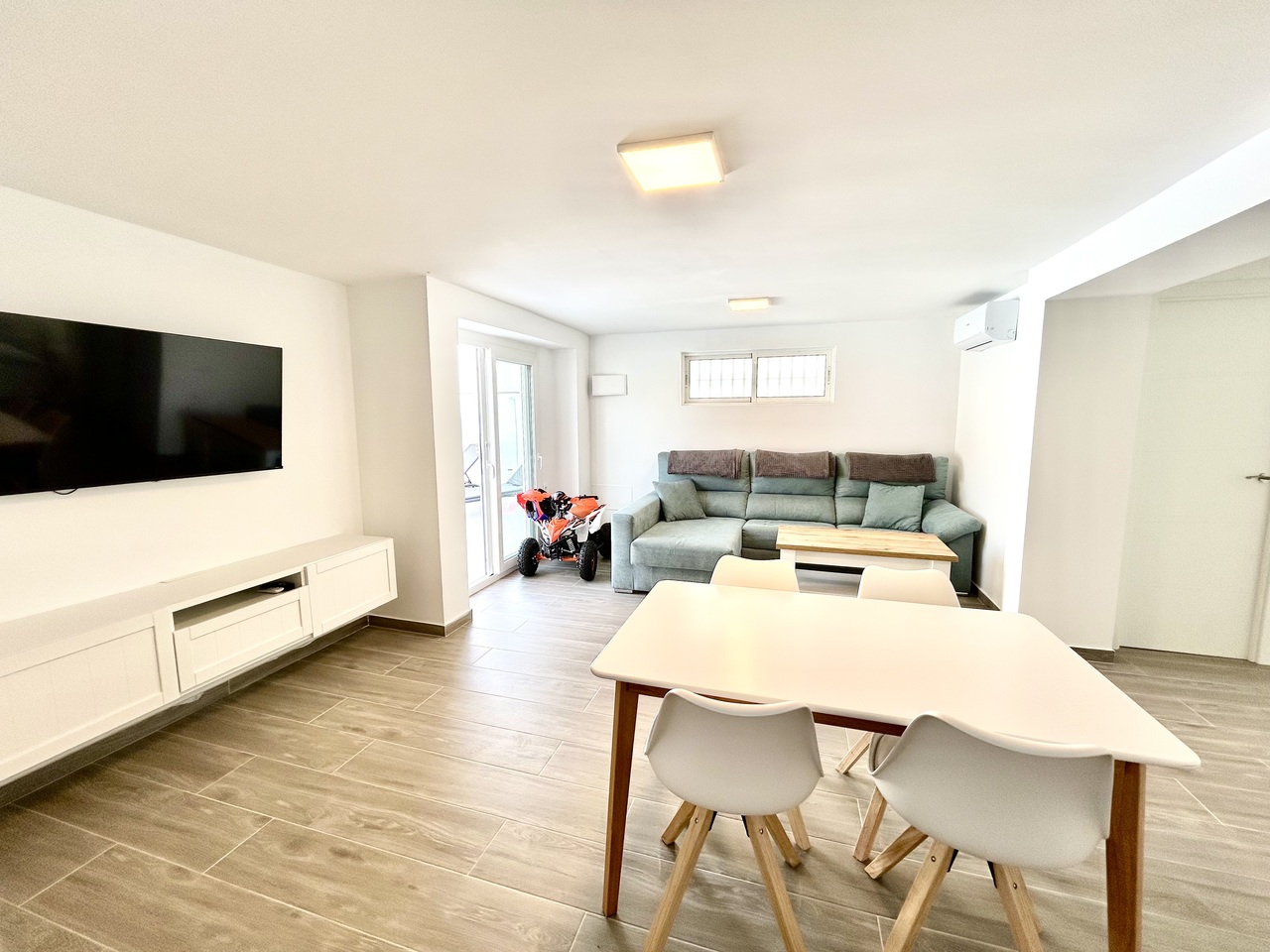 5 Bed, 4 Bath, HouseFor Sale, Villamartin, Alicante