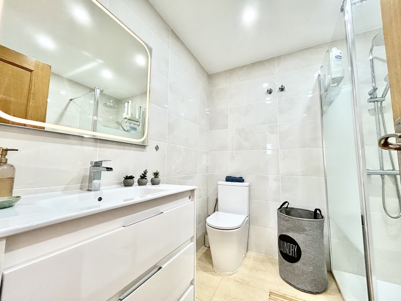 2 Bed, 1 Bath, ApartmentFor Sale, Villamartin, Alicante