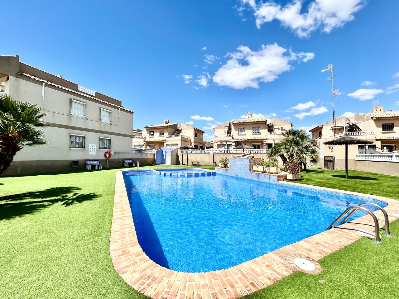 2 Bed, 1 Bath, ApartmentFor Sale, Villamartin, Alicante