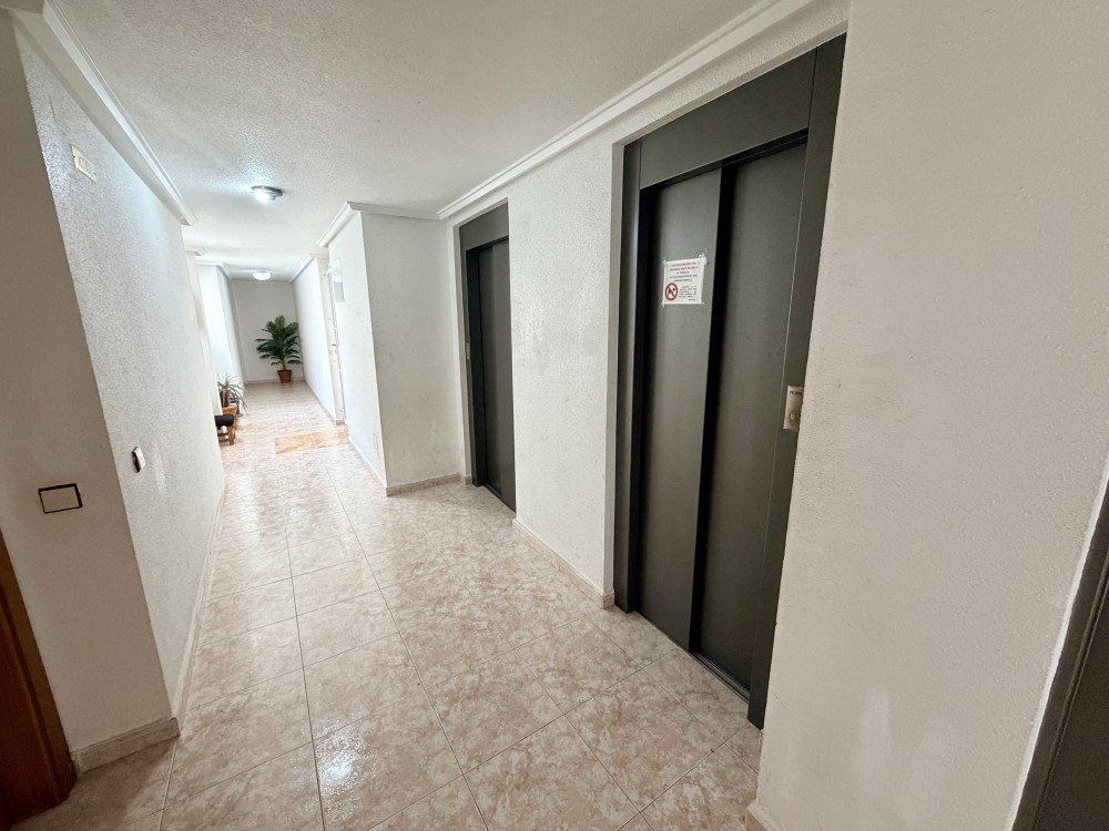 2 Bed, 1 Bath, ApartmentFor Sale, Torrevieja, Alicante