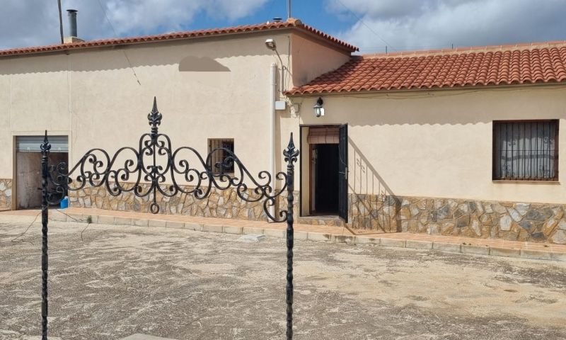 4 Bed, 1 Bath, HouseFor Sale, Hondon De Las Nieves, Alicante