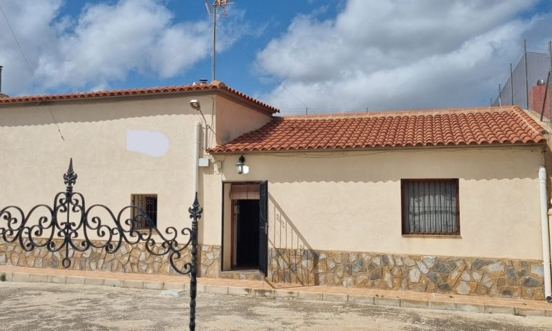 4 Bed, 1 Bath, HouseFor Sale, Hondon De Las Nieves, Alicante