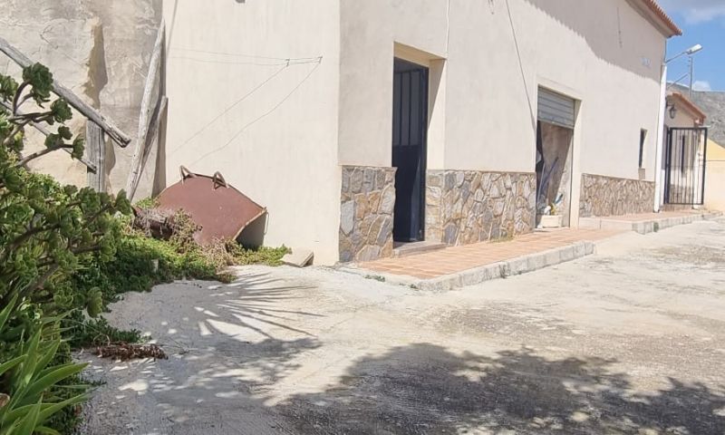 4 Bed, 1 Bath, HouseFor Sale, Hondon De Las Nieves, Alicante