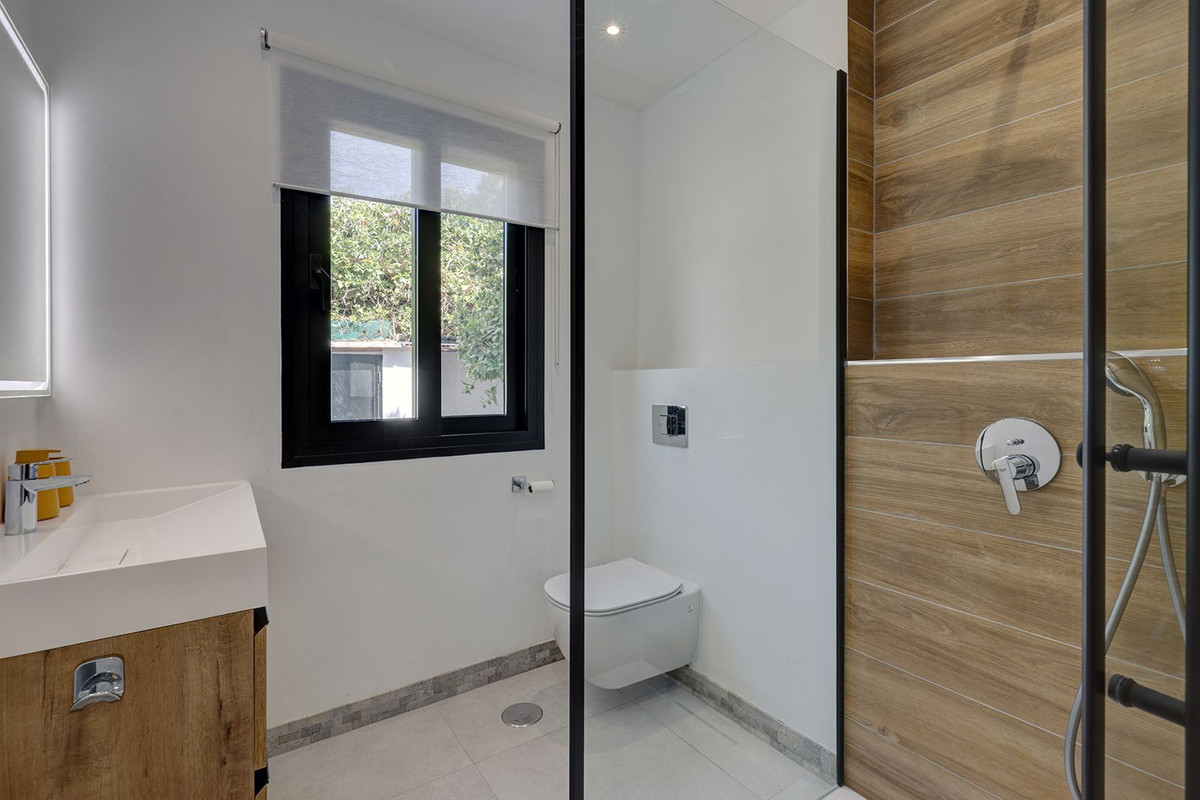 6 Bed, 5 Bath, HouseFor Sale, Marbella, Malaga