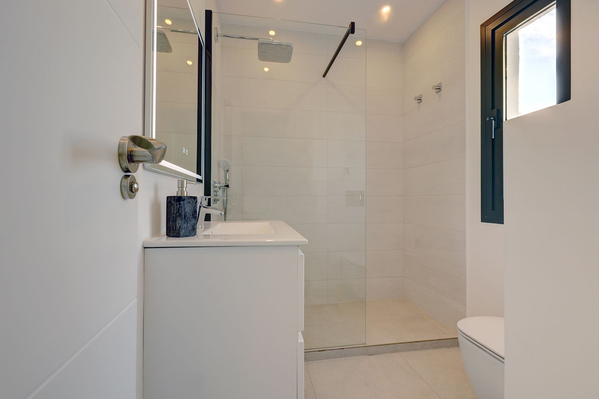 6 Bed, 5 Bath, HouseFor Sale, Marbella, Malaga