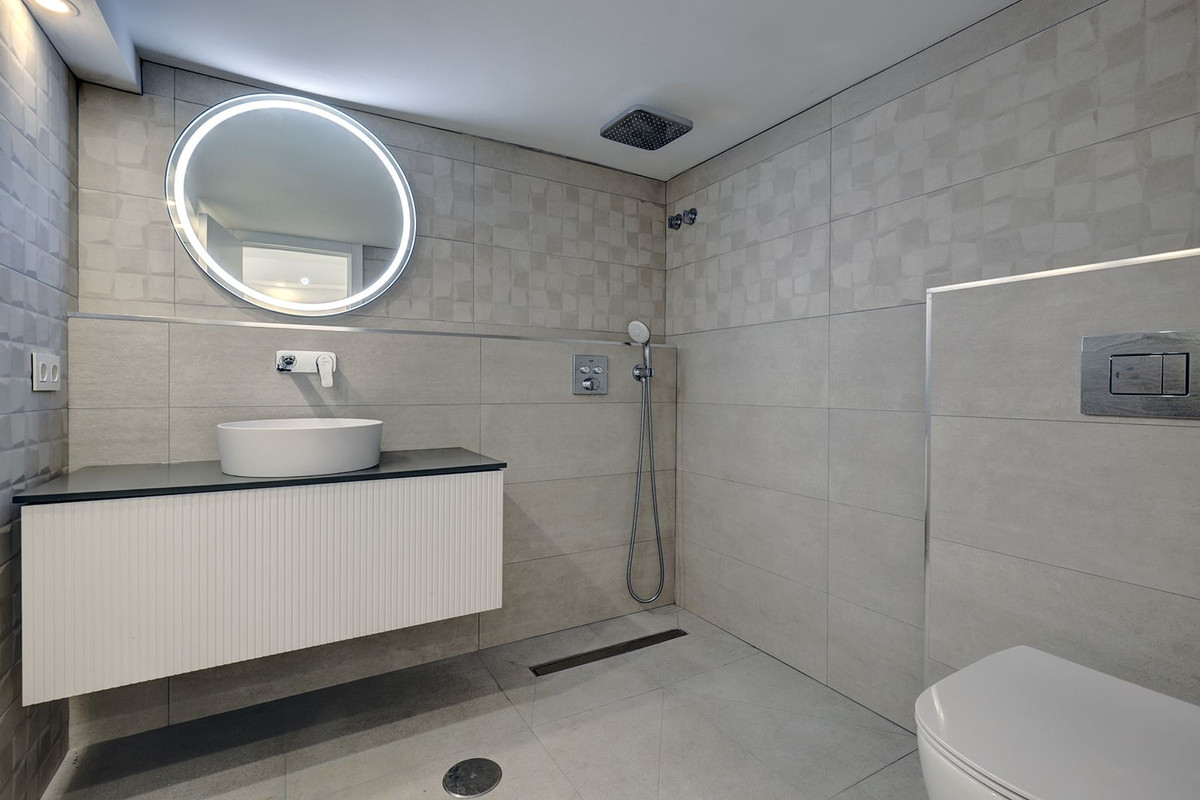 6 Bed, 5 Bath, HouseFor Sale, Marbella, Malaga