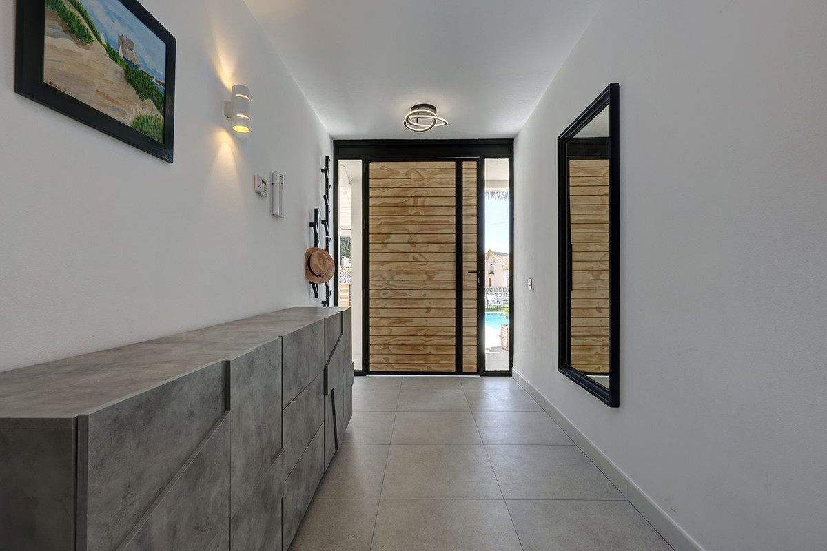 6 Bed, 5 Bath, HouseFor Sale, Marbella, Malaga