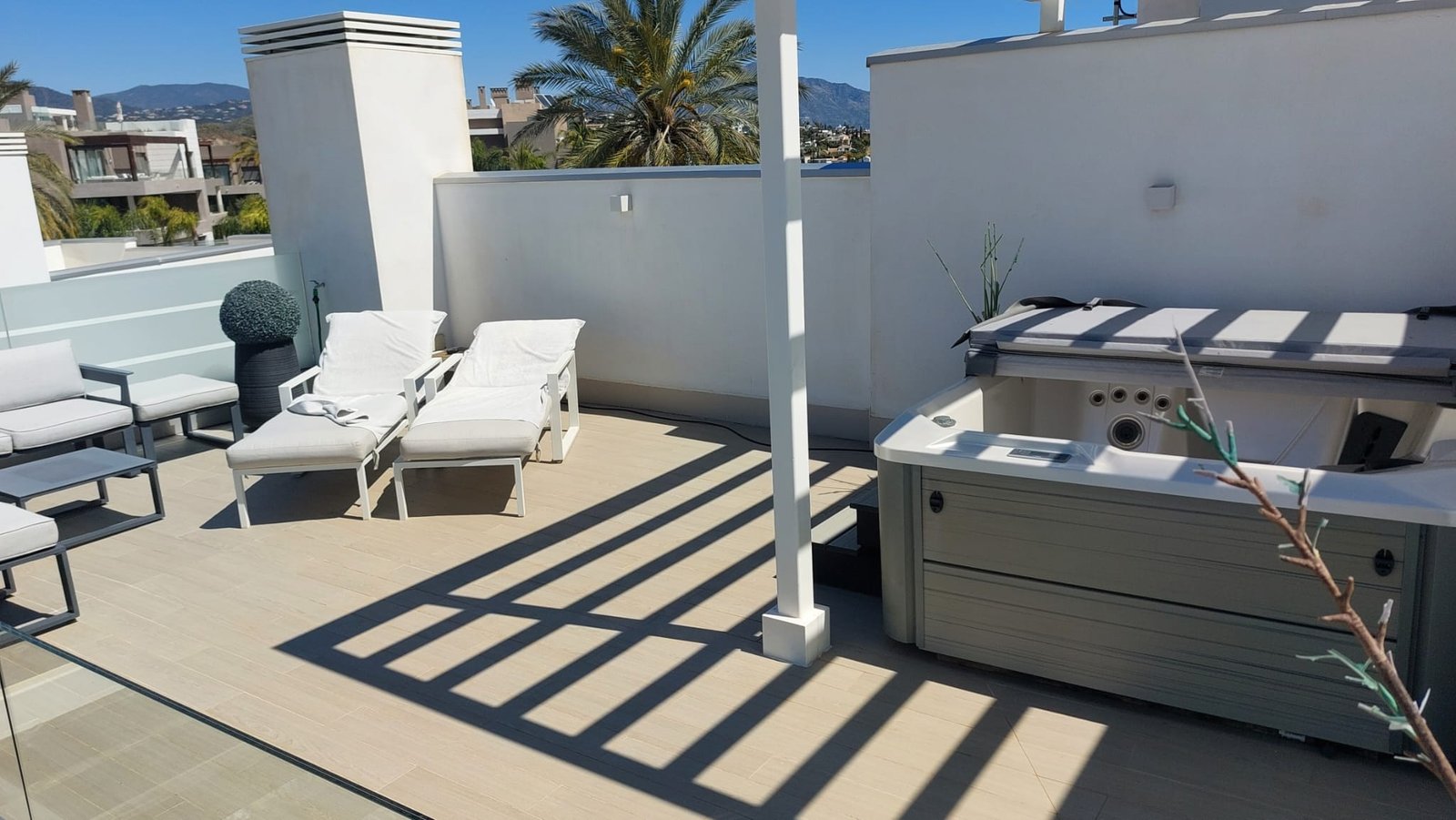 2 Bed, 2 Bath, ApartmentFor Sale, Estepona, Malaga
