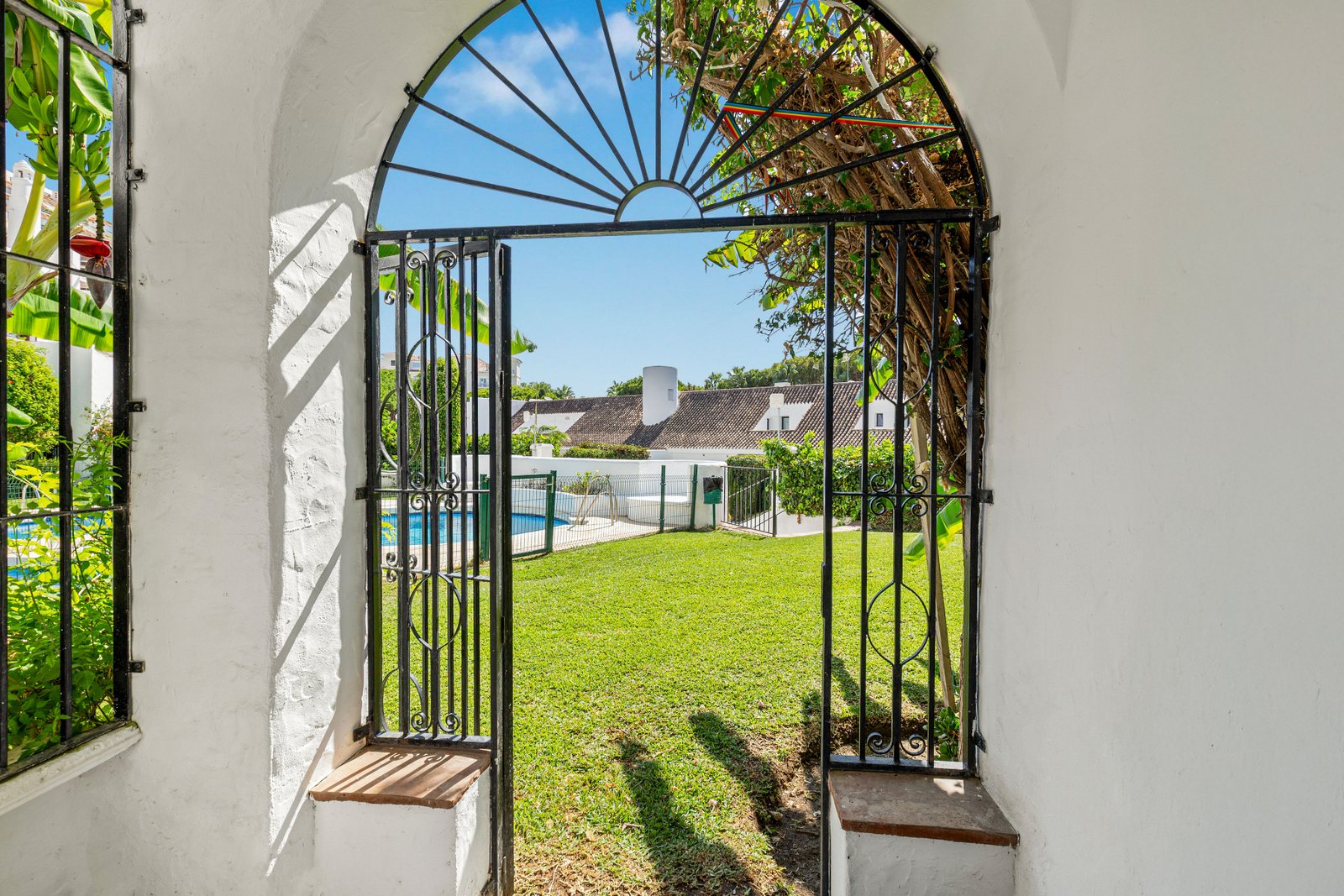 4 Bed, 3 Bath, ApartmentFor Sale, Marbella, Malaga