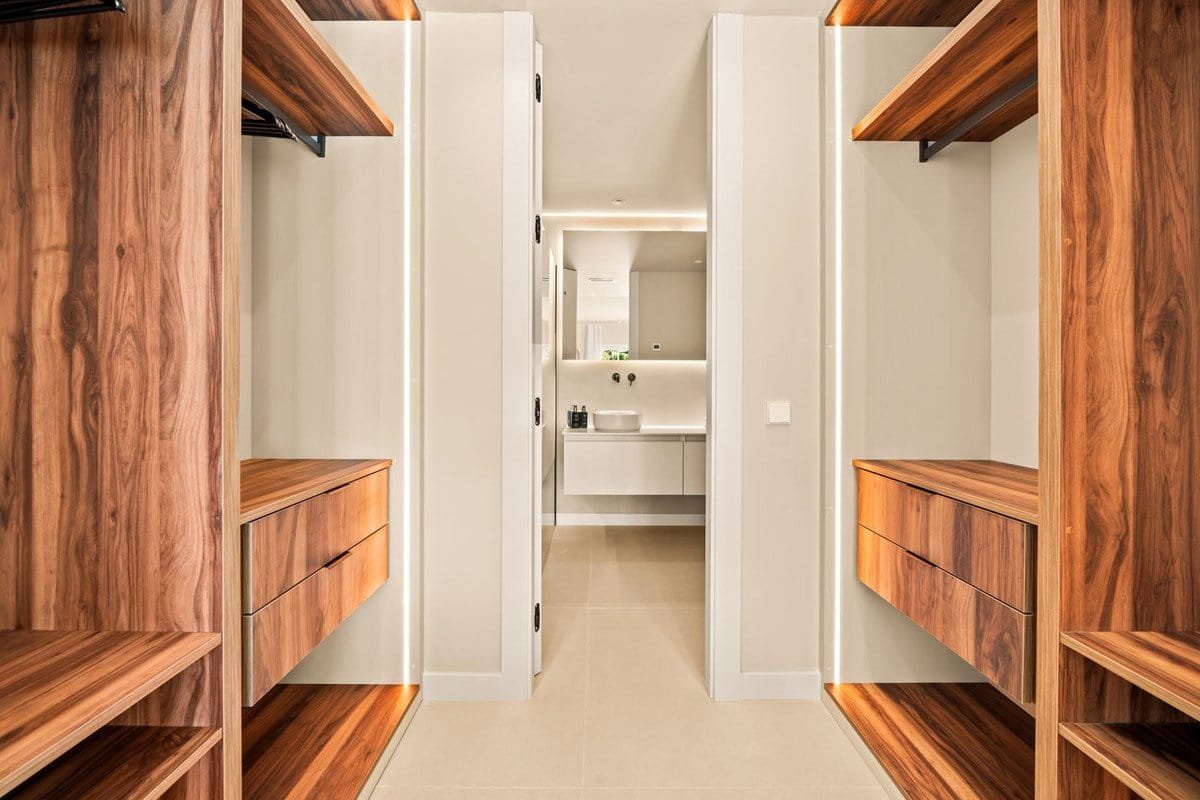 3 Bed, 4 Bath, ApartmentFor Sale, Benahavis, Malaga