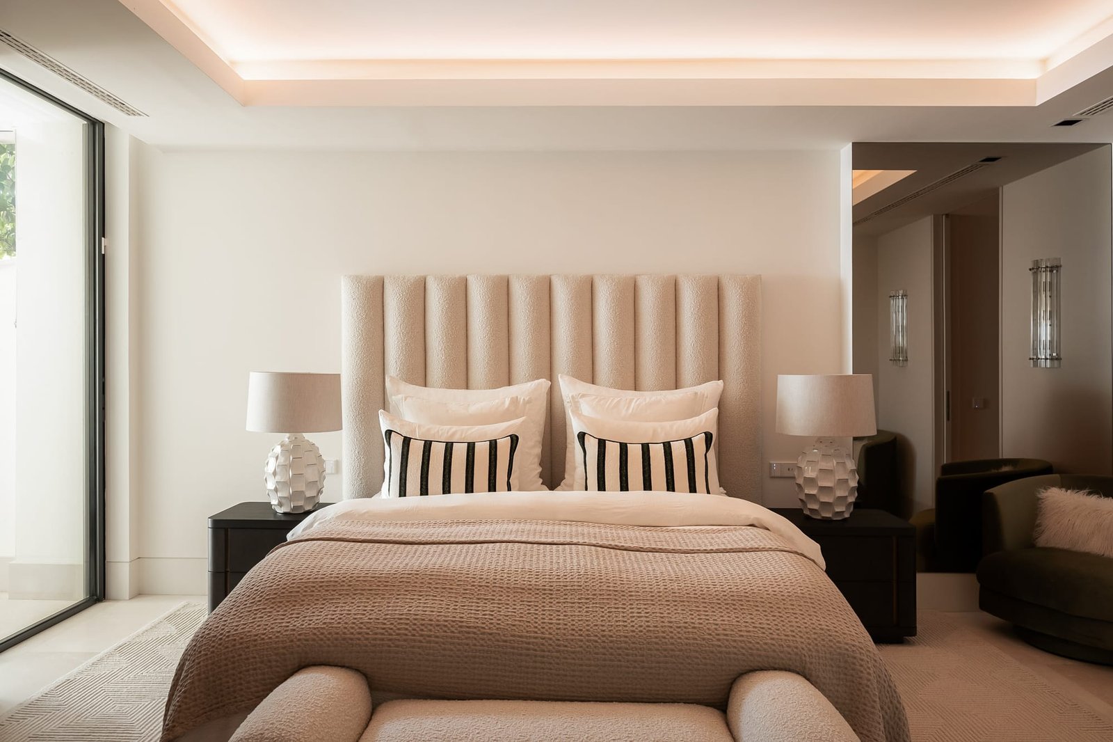 3 Bed, 3 Bath, ApartmentFor Sale, Benahavis, Malaga