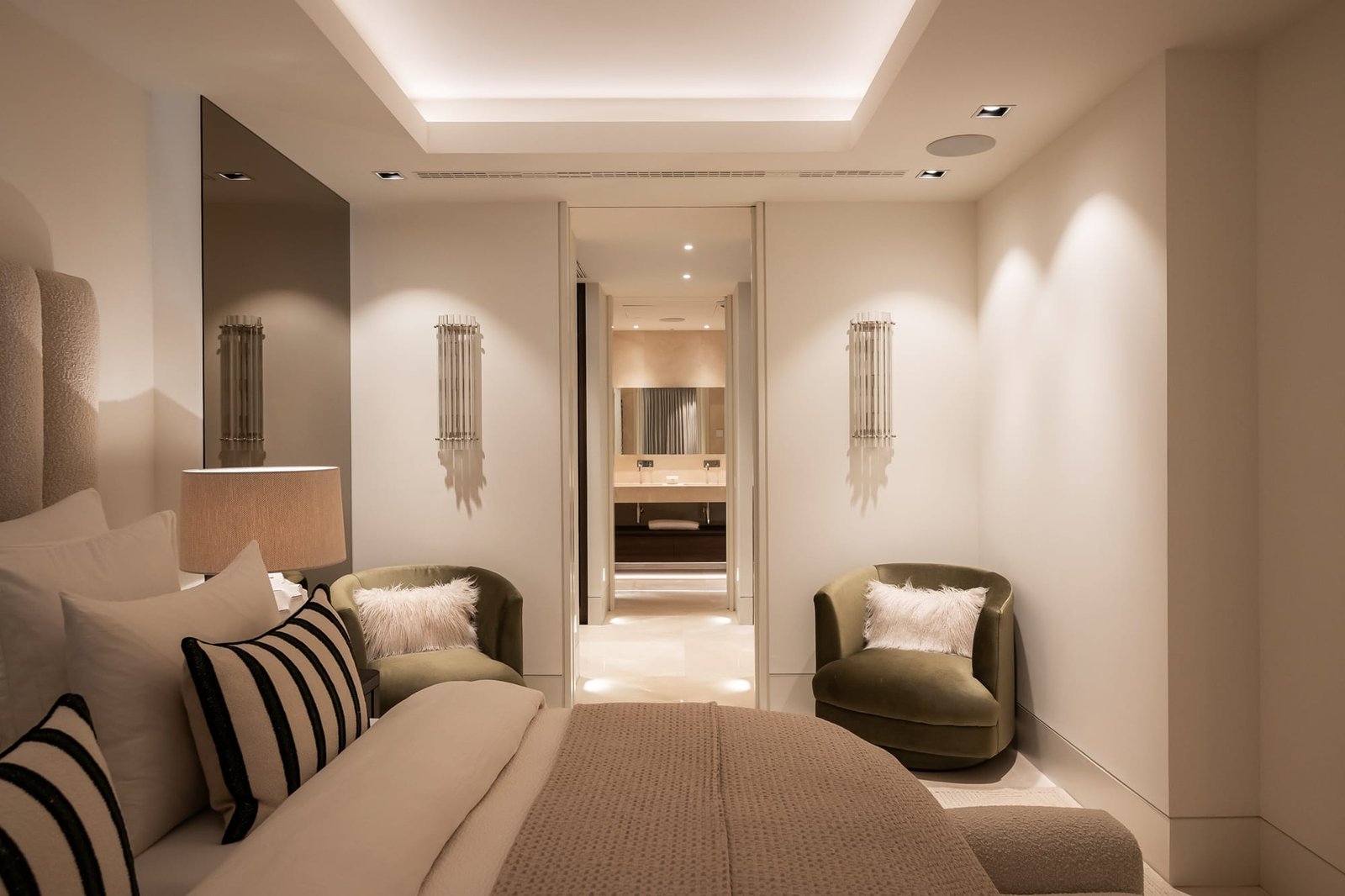 3 Bed, 3 Bath, ApartmentFor Sale, Benahavis, Malaga