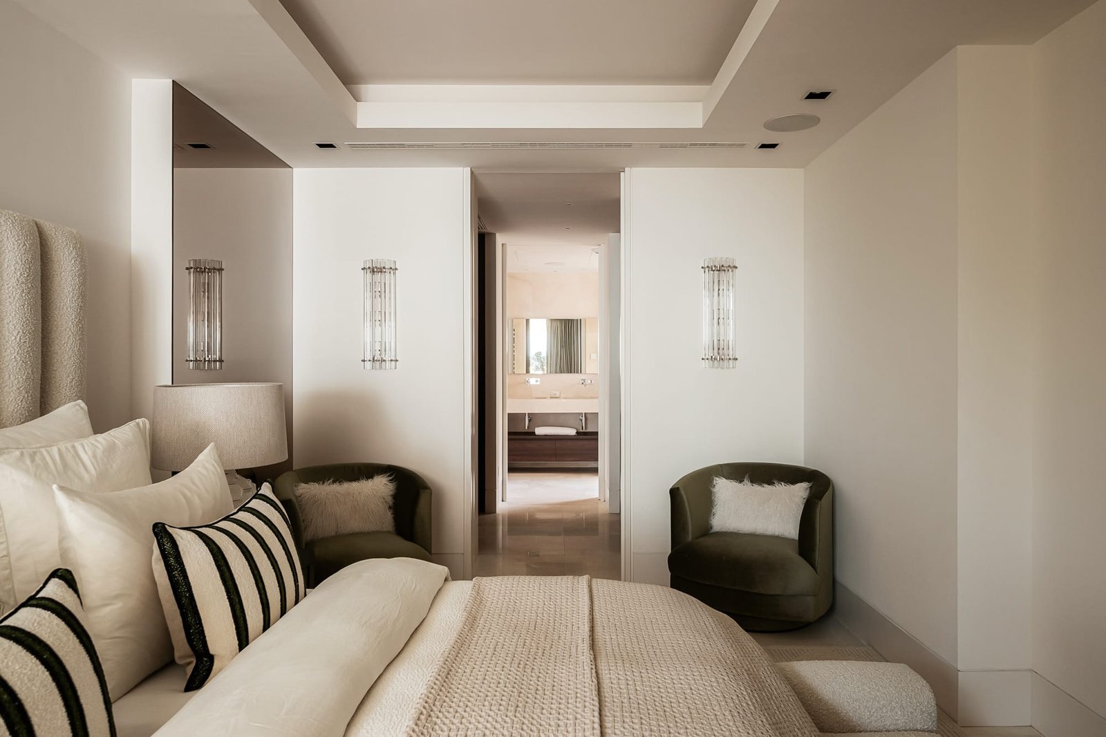 3 Bed, 3 Bath, ApartmentFor Sale, Benahavis, Malaga