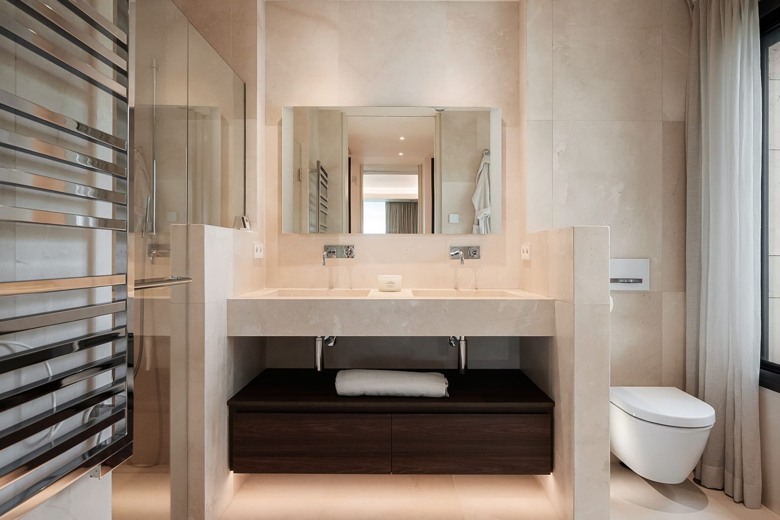 3 Bed, 3 Bath, ApartmentFor Sale, Benahavis, Malaga