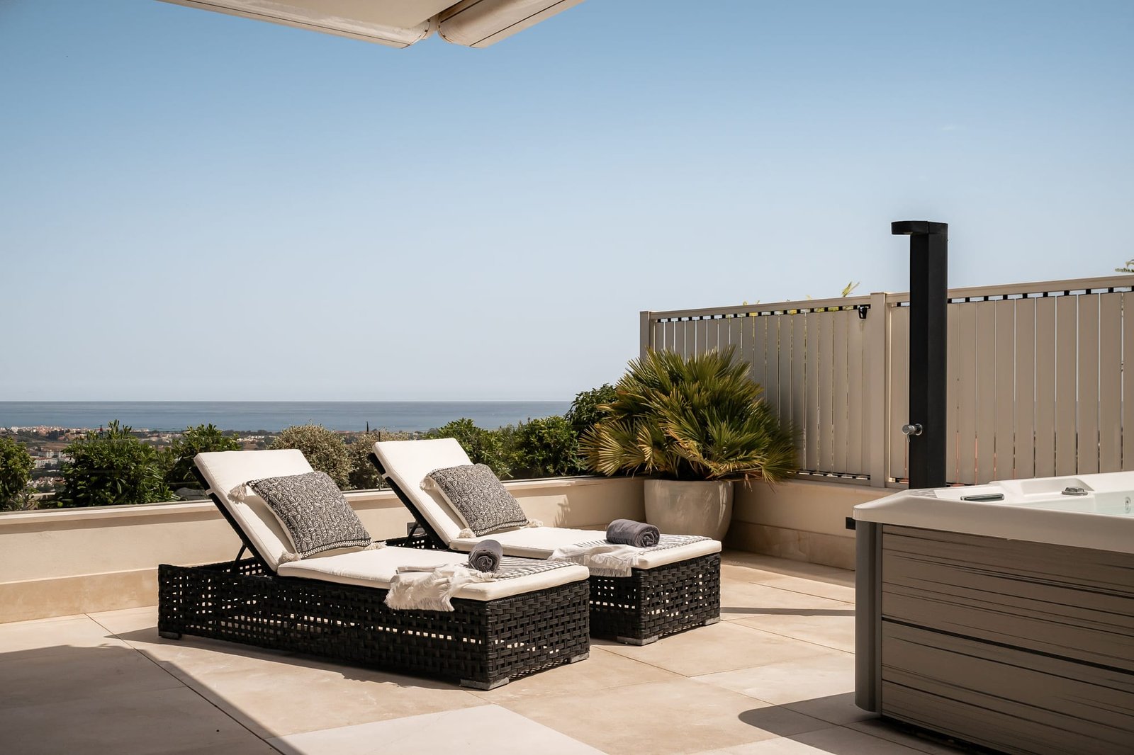 3 Bed, 3 Bath, ApartmentFor Sale, Benahavis, Malaga