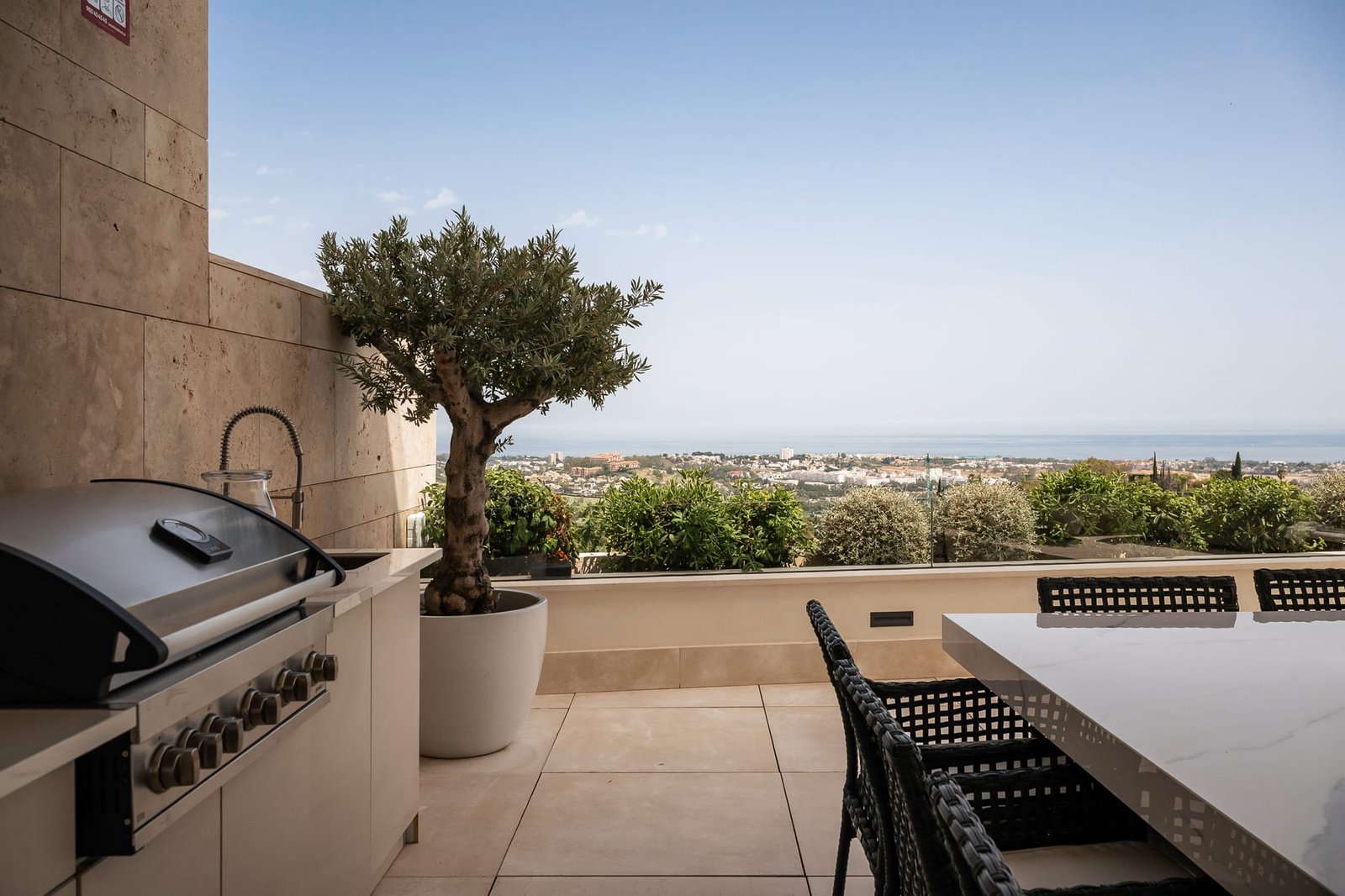 3 Bed, 3 Bath, ApartmentFor Sale, Benahavis, Malaga